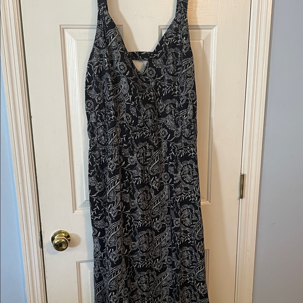 Universal Thread Navy and White Floral Maxi Dress